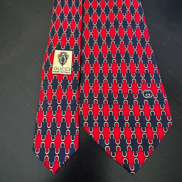Vintage Gucci Silk Tie Red Blue Gold Chain Geometric Pattern Made in Italy 1980 - Picture 2 of 10
